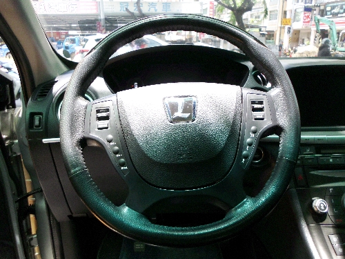 hot嘉誠汽車-納智捷U722 轎式休旅車