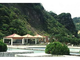 新峰瀑布