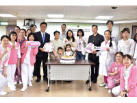 婦幼專責醫院推動多元友善温柔生產  第一例家庭化水中生產寶寶
