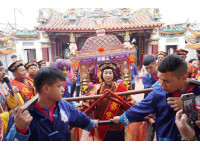 大年初二九如王爺奶奶回娘家 周春米縣長主祭恭送