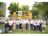 「大型漂書架」吸睛登場！中央公園野餐日共享書香自由帶回家