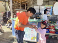 伊甸甲仙早療據點聖誕踩街 點亮慢飛天使自信心