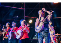 恆春文化中心劇場館11月15日開幕   萬人牽手護古城點亮1