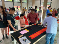 屏東書院新春揮毫贈春聯　書法墨香迎新年