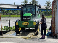 農機清洗再上路 維護道路清潔與行車安全！