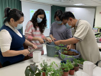 到宅服務陪伴家庭照顧者 喜憨兒基金會：先照顧好自己，才能照顧