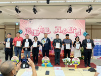 中秋送禮最佳選擇 勞工局偕企業團體行銷庇護工場禮盒