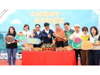 三鳳中街粽葉飄香 陳其邁包粽與市民歡慶端陽
