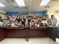 歡慶端午節 移民署邀新二代手作鱟造型香包傳遞祝福