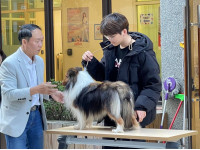 造型科動物保護社，邀請講師進行指導手訓練師講座