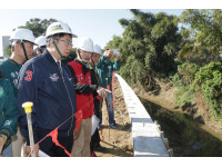 黃偉哲視察崩溝溪排水工程確保新化區居民安全