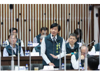 第4屆第8次議會臨時會開幕副市長葉澤山代表市長黃偉哲率市府團