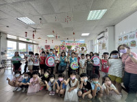 喜迎母親節太保衛生所醫事C老幼插花傳愛
