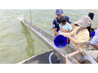 當舖聯合會攜手各界放流魚苗，守護海洋資源