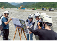 維護地方用路與河防安全！饒慶鈴視察南迴東64災修、太麻里溪與