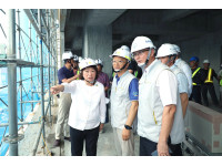 黃敏惠市長視察西區區政大樓工程進度整合多功能空間期盼串聯周邊