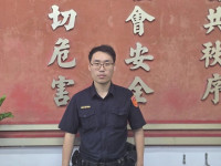 失智婦街頭迷途徬徨文一暖警陪伴護送平安返家