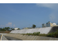 溪尾排水護岸改善完成有效提升防洪效益