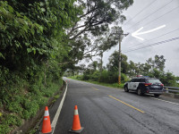 15米邊坡路樹不敵「鳳凰颱風」外圍環流強風傾倒海端警即時應變