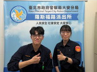 天冷失智翁迷途街頭警眼尖察證件助其返家