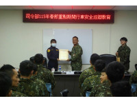 臺東縣警察局交通警察隊赴太平營區宣導春節行車安全強化官兵法令