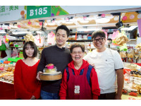 蔣萬安至北投中繼市場拜年發送發財金號召大家一站備齊年貨