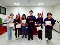 女神節快樂！臺東警分局寵愛女力　分局長方子欽親贈祝福