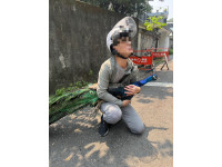 孔雀大街上趴趴走北投警民抱緊處理