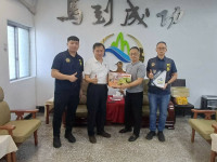 成功警接連偵破刑案　局長林宏昇親頒「破案茶」慰勉有功員警