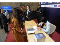雲林縣政專書《躍上雲端》斗六簽書會張麗善縣長分享縣政轉型成果